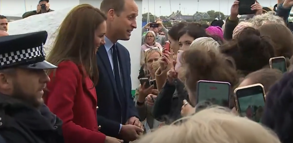 Семья Уэльских делит постель с любимой собакой Орлой